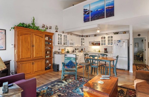 Incline Village Condo | 2 Bedroom close to Diamond Peak (AT19)