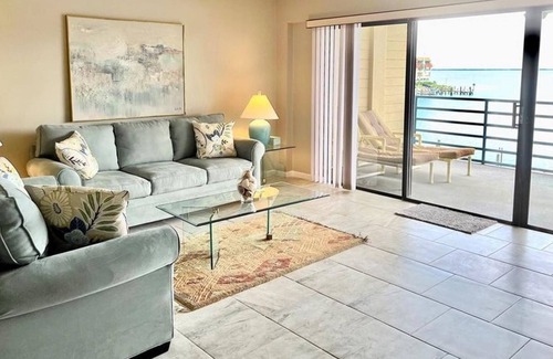 Tierra Verde Condo | 2 Bedroom Condo 426035 by Houzlet