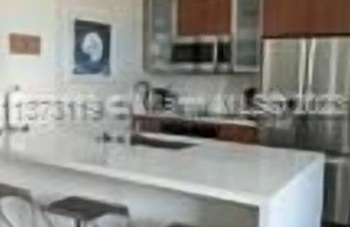 Downtown Condo | 2 Bedroom Condo (625410) by Houzlet