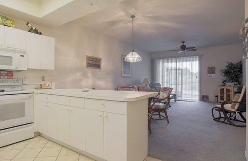 Vamo Condo | 2 Bedroom Condo 95136 by Houzlet