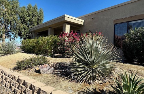 Palm Desert Condo | 2-bedroom condo adjacent to tennis/pickleball courts and swimming pool/jacuzzi