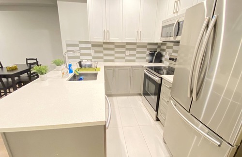 Downtown New Westminster Apartment | 2 Bedroom Condo with Beautiful View *FREE UNDERGROUND PARKING*
