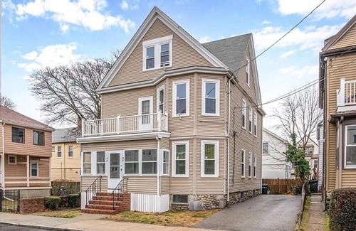 Brighton Apartment | 2 bedroom condo close to Boston and Cambridge with free parkings