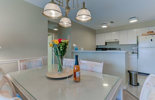 Acme Condo | 2 Bedroom Condo Golf Course Views 5166
