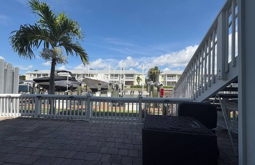 Coquina Key Condo | 2-bedroom condo in enchanting St. Petersburg, on Coquina Key, at Waterside South