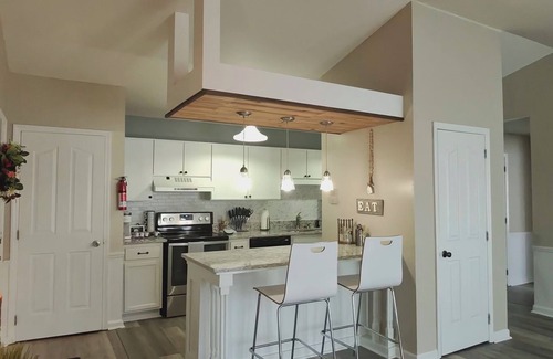 Charlotte Condo | 2-bedroom condo in Charlotte w WiFi, minutes to University area or Uptown