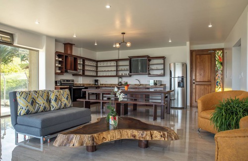 Tilaran Condo | 2-bedroom condo in marvelous Lake Arenal with WiFi, AC, swimming pool.