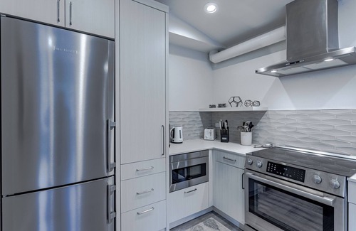 West End Condo | 2-Bedroom Condo in the Heart of Aspen. Blocks to Lifts, Shops, and Food.