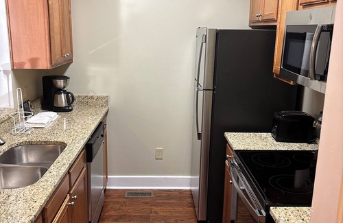 Lackey Condo | 2-bedroom condo in charming Williamsburg with AC, fitness room