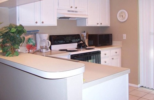 Oldsmar Condo | 2 Bedroom Condo L-93741 by Houzlet
