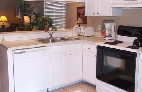 Oldsmar Condo | 2 Bedroom Condo L-93741 by Houzlet