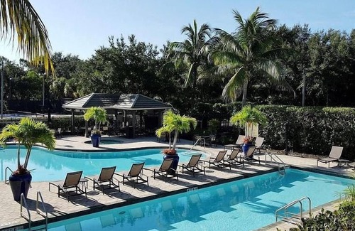 Naples Condo | 2-bedroom condo- plus Den with Bed. Golf, Pools, Pickle Ball and MORE