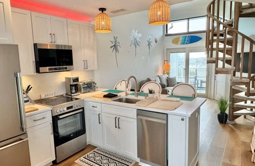 Ortley Beach Condo | 2-bedroom condo in brilliant Ortley Beach with AC, and heated POOL
