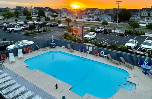 Ortley Beach Condo | 2-bedroom condo in brilliant Ortley Beach with AC, and heated POOL