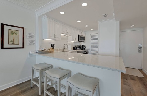 Northeast Virginia Beach Apartment | 2-bedroom condo in Virginia Beach with WiFi - Steps away from the beach!