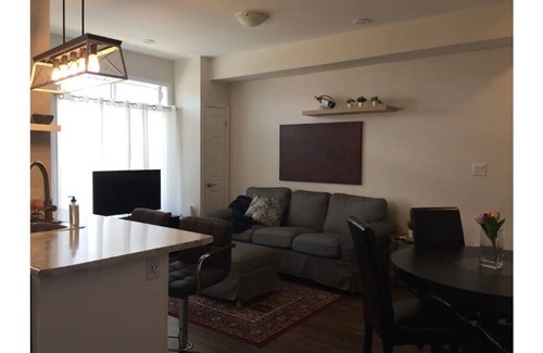 Beamsville Condo | 2-bedroom condo w/parking in Niagara wine country