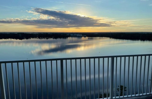 Florida Central Atlantic Coast Condo | 2-bedroom condo w/stunning lake and Disney views