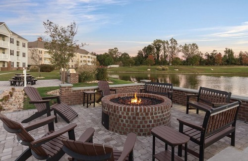 Williamsburg Condo | 2 Bedroom Condo w/Full Kitchen at Williamsburg Governors Green!