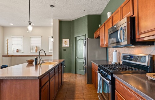 Southside Condo | 2-bedroom condo with view of the Jemez Mountains