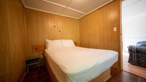 Gravenhurst House | 2-Bedroom Cottage #3 - Sugar Pine