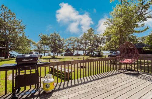 Carling House | 2-Bedroom Cottage #4 - Sand Bay