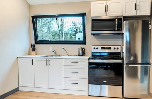 Harwood Cabin | 2 Bedroom Cottage #7: Willow Bay