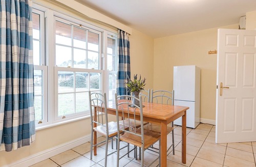 Eaton Mascott Cottage | 2 bedroom cottage for 4 guests, No Deposit