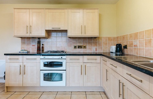 Eaton Mascott Cottage | 2 bedroom cottage for 4 guests, No Deposit