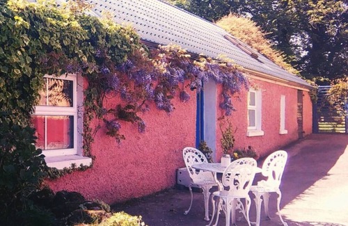 County Cavan Cottage | 2 Bedroom Cottage Wisteria Cottage in Ballyconnell