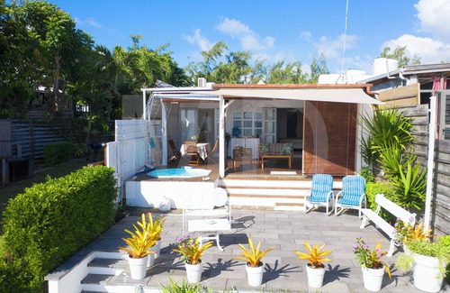 Calebasses Cottage | 2 bedroom cottage in calodyne