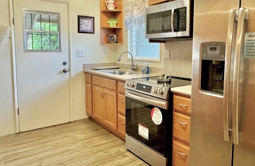 Ewa Cottage | 2-bedroom cottage in Ewa Beach with AC, parking