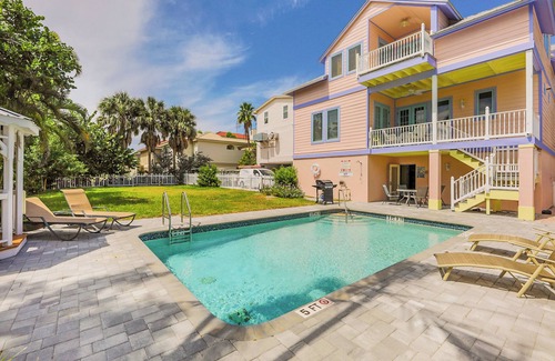 Captiva Cottage | 2-bedroom cottage located in Captiva village, short walk to beach!