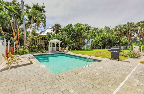 Captiva Cottage | 2-bedroom cottage located in Captiva village, short walk to beach!