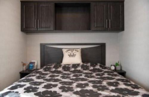 Gravenhurst House | 2 Bedroom Cottage Maple Ridge 9