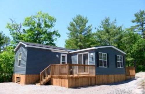 Gravenhurst House | 2 Bedroom Cottage Maple Ridge 9