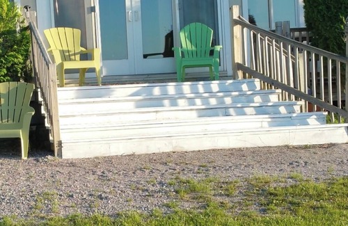 Alpena Cottage | 2-bedroom Cottage on Long Lake near Alpena