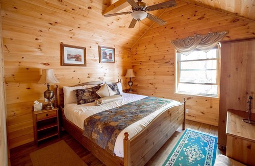 Long Lake Cottage | 2 Bedroom Cottage, sleeps 5