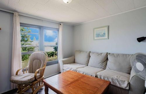Carling House | 2-Bedroom Cottage with Stunning View - Rockwood #6