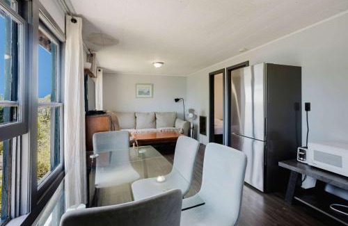 Carling House | 2-Bedroom Cottage with Stunning View - Rockwood #6