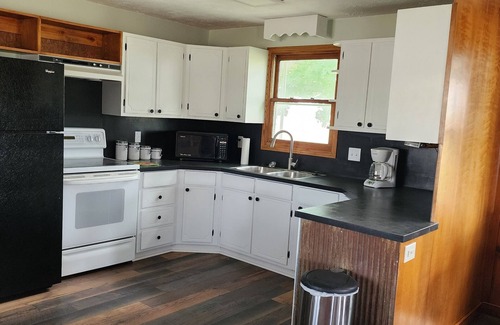 Holmesville Cabin | 2-bedroom country cabin pet friendly and horse boarding