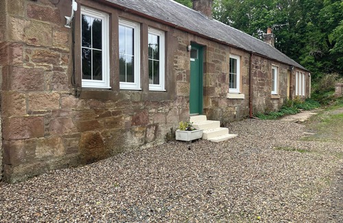 Kirkmichael Cottage | 2 Bedroom Country Cottage Garden Private Parking Maybole South Ayrshire