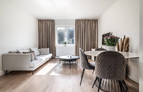 Appelviken Apartment | 2 bedroom Cozy City Apartment in Bromma