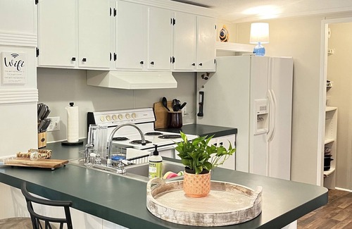 Littleton House | 2 Bedroom Cozy Cottage at Lake Gaston, NC