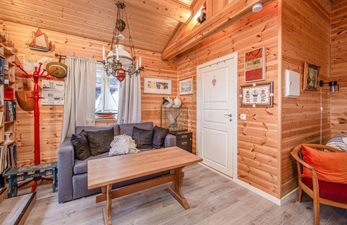 Gjemnes Municipality House | 2 bedroom cozy home in øydegard