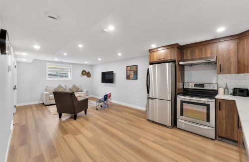 Haysboro House | 2 bedroom Cozy Secondary suite
