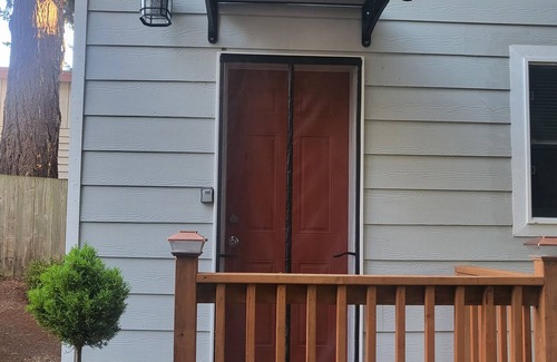 Des Moines Cottage | 2-bedroom DADU unit in tranquil Des Moines.