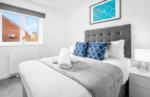 Cradley Heath Apartment | 2 Bedroom Deluxe Apartment - Secure Parking - Wifi - Netflix - Top Rated - 27C