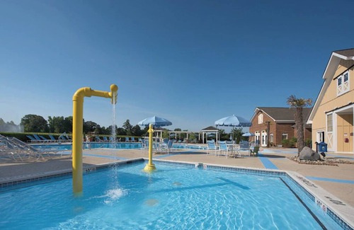 Williamsburg Condo | 2 Bedroom Deluxe Condo w/Kitchen, Sleeps 8, Williamsburg at Governor's Green!
