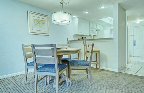 Florida Center Condo | 2 Bedroom Deluxe Condo, Kitchen, Sleeps 6, Wyndham Orlando International Resort!