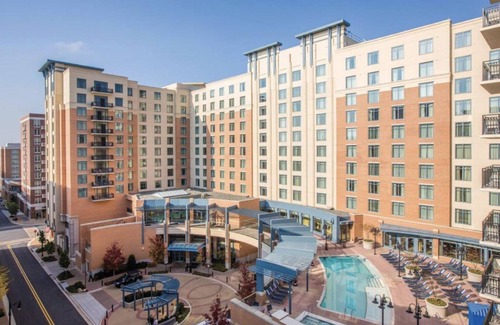 National Harbor Apartment | 2-Bedroom Deluxe Suite on the National Harbor with WiFi, Indoor Pool, and more